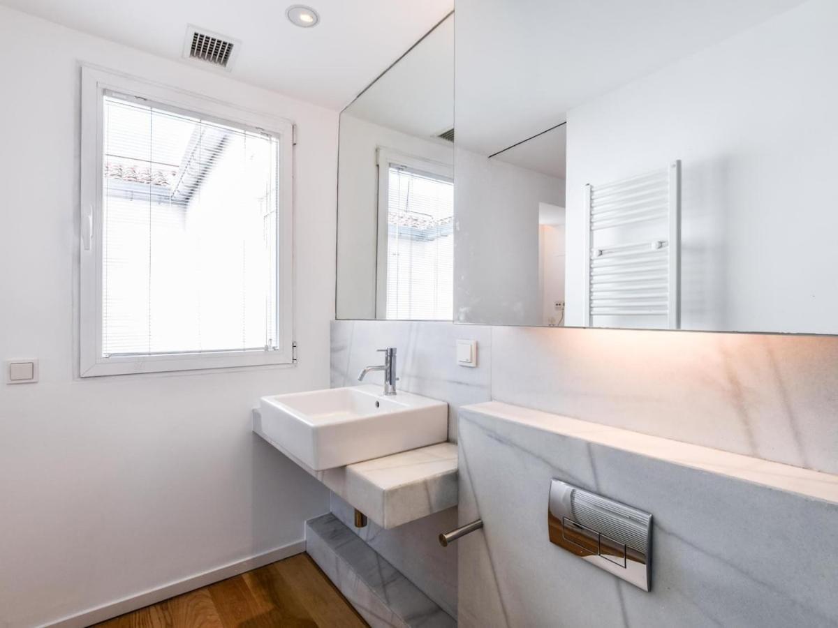 Apartamento De Diseno De Lujo En Lavapies Alquiler Temporal Madrid Exteriör bild